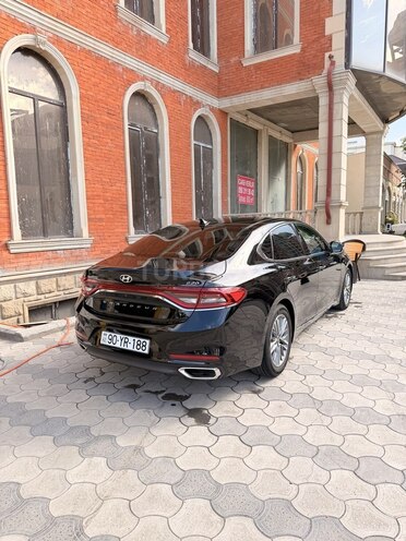 Hyundai Grandeur-9