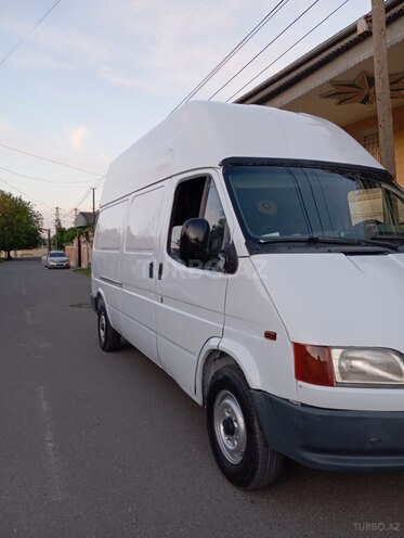 Ford Transit-4