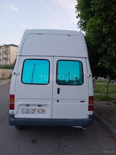 Ford Transit-2