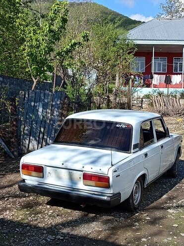 LADA (VAZ) 2107-2