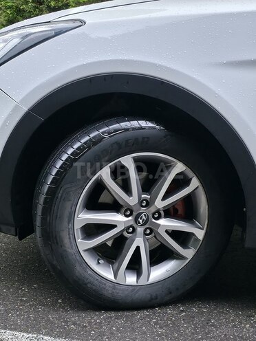 Hyundai Santa Fe-5