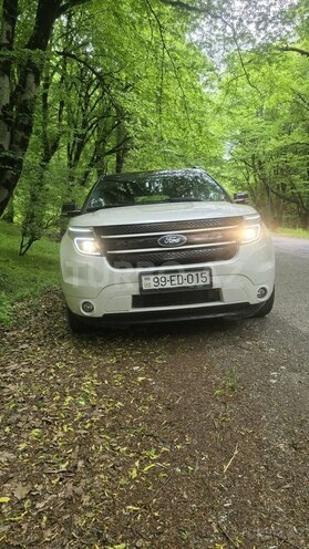 Ford Explorer-4