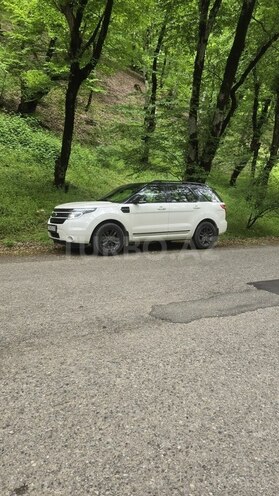 Ford Explorer-9