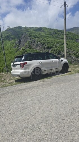 Ford Explorer-7