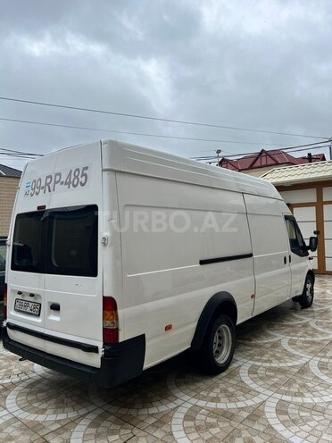 Ford Transit-12