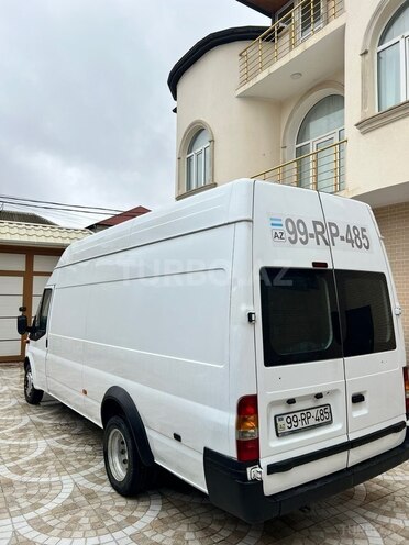 Ford Transit-11