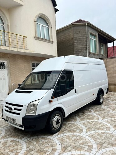 Ford Transit-10