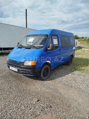 Ford Transit-2