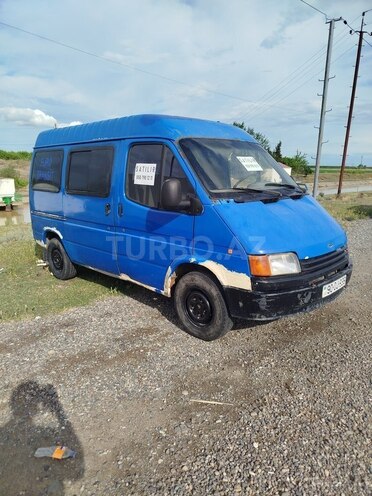 Ford Transit-3
