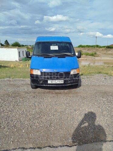Ford Transit-1