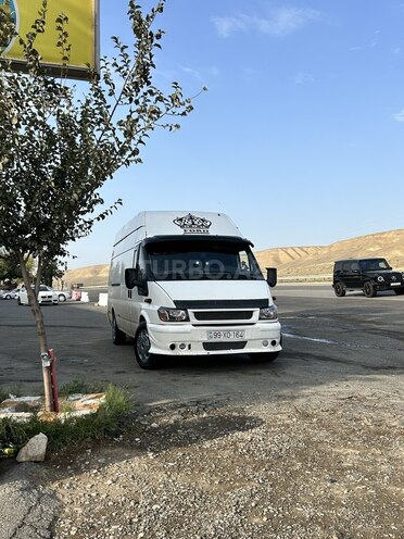 Ford Transit-12