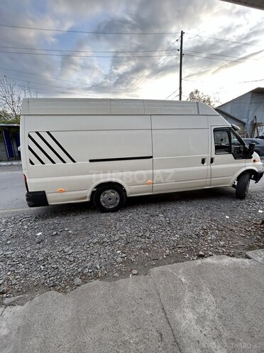 Ford Transit-9