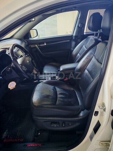 Kia Sorento-8