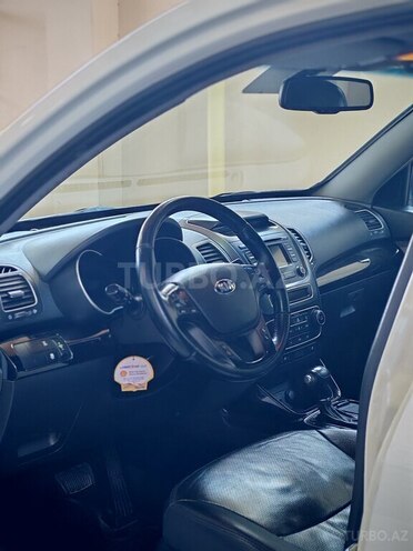 Kia Sorento-10