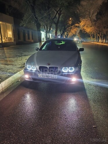 BMW 523-8