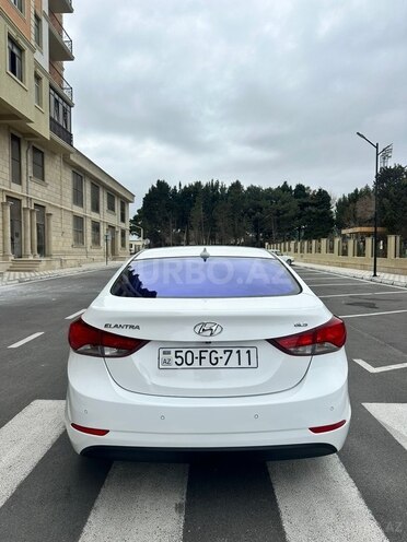 Hyundai Elantra-3