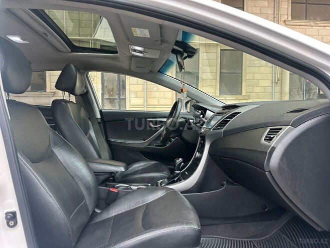 Hyundai Elantra-9