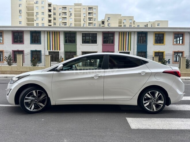 Hyundai Elantra-2