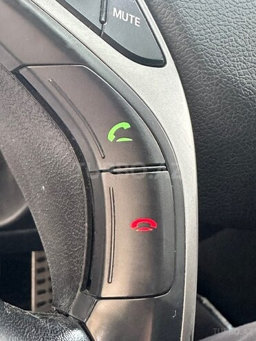 Hyundai Elantra-13
