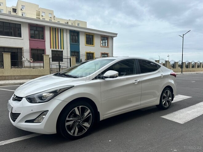 Hyundai Elantra-5