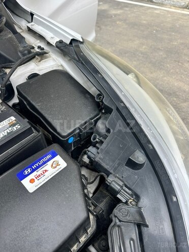 Hyundai Elantra-18