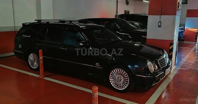 Mercedes E 270-2
