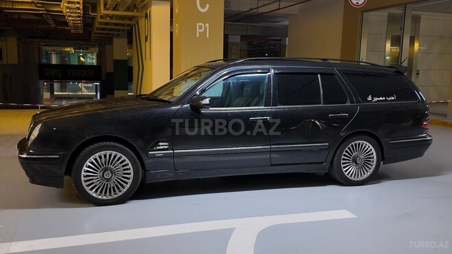 Mercedes E 270-3