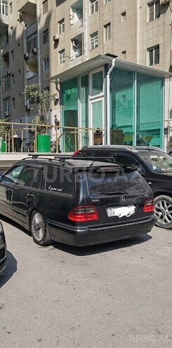Mercedes E 270-5