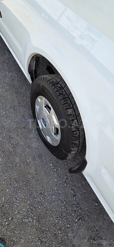Ford Transit-9
