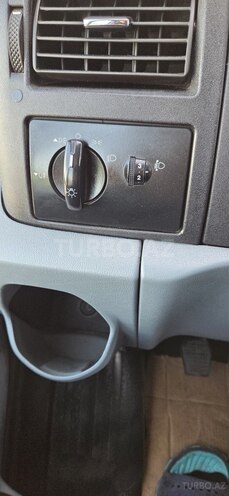 Ford Transit-10