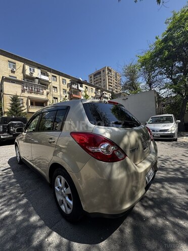 Nissan Tiida-10
