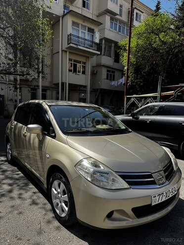 Nissan Tiida-6