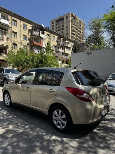 Nissan Tiida-4