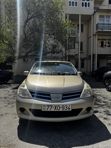 Nissan Tiida-1