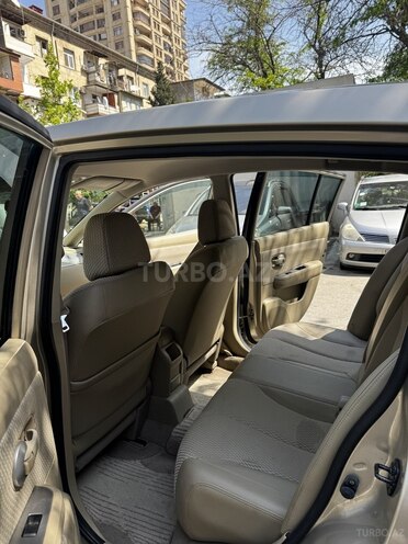 Nissan Tiida-8