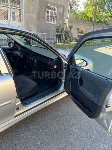 Opel Vectra-7