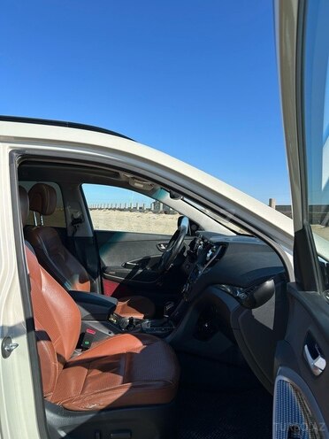 Hyundai Santa Fe-12