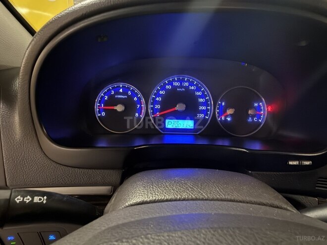 Hyundai Santa Fe-8