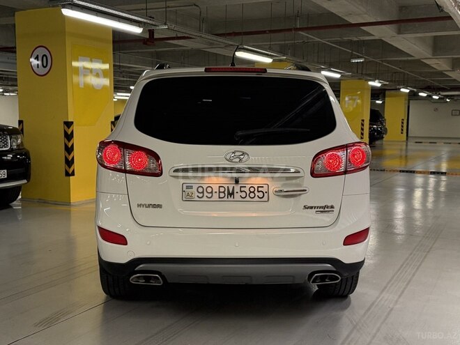 Hyundai Santa Fe-5