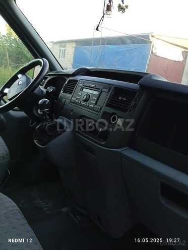 Ford Transit-6
