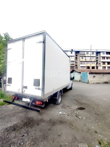 Ford Transit-9