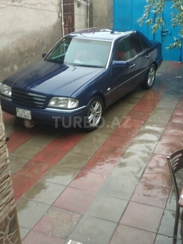 Mercedes C 200-1