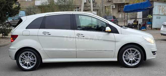 Mercedes B 180-3