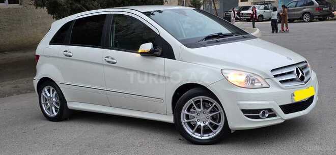 Mercedes B 180-6