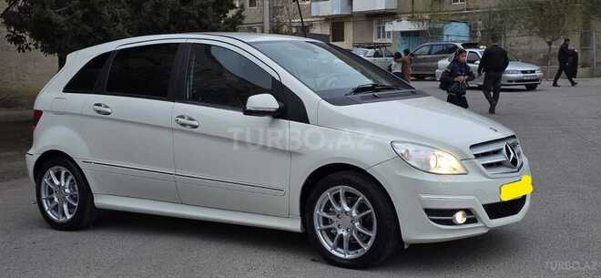 Mercedes B 180-7