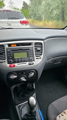 Kia Rio-5