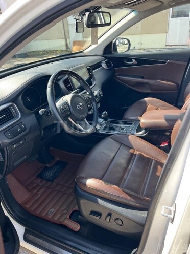 Kia Sorento-9