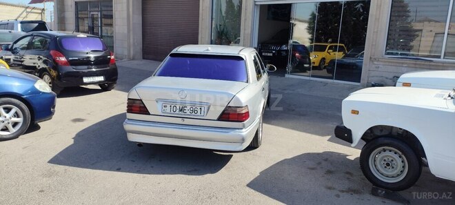 Mercedes 220 E-4