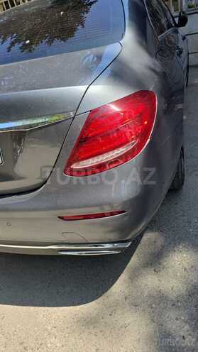 Mercedes E 220 d-8