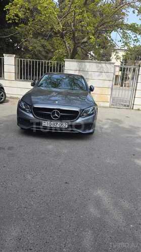 Mercedes E 220 d-1